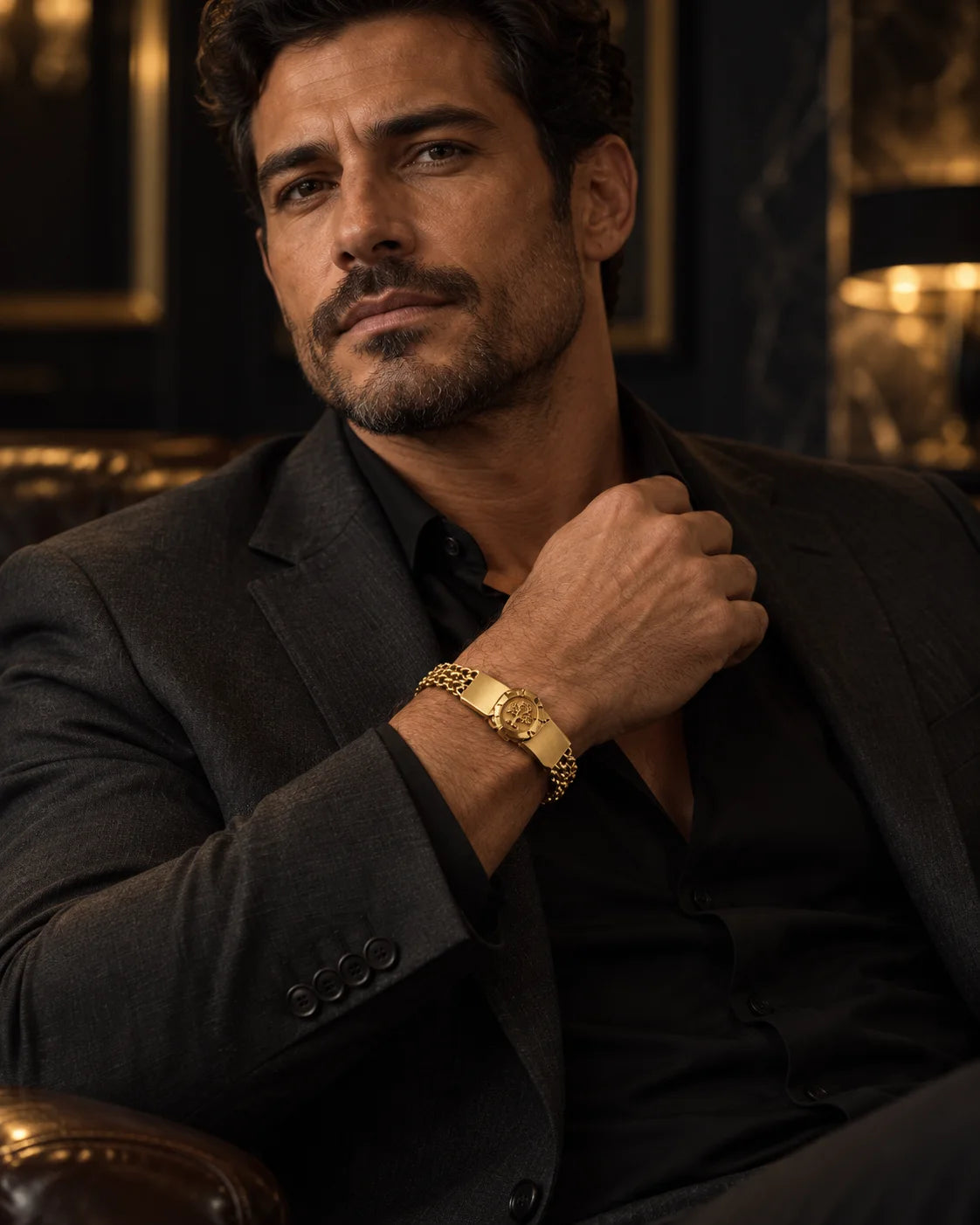 Modelo ilustrativo con la pulsera Árbol de la Vida