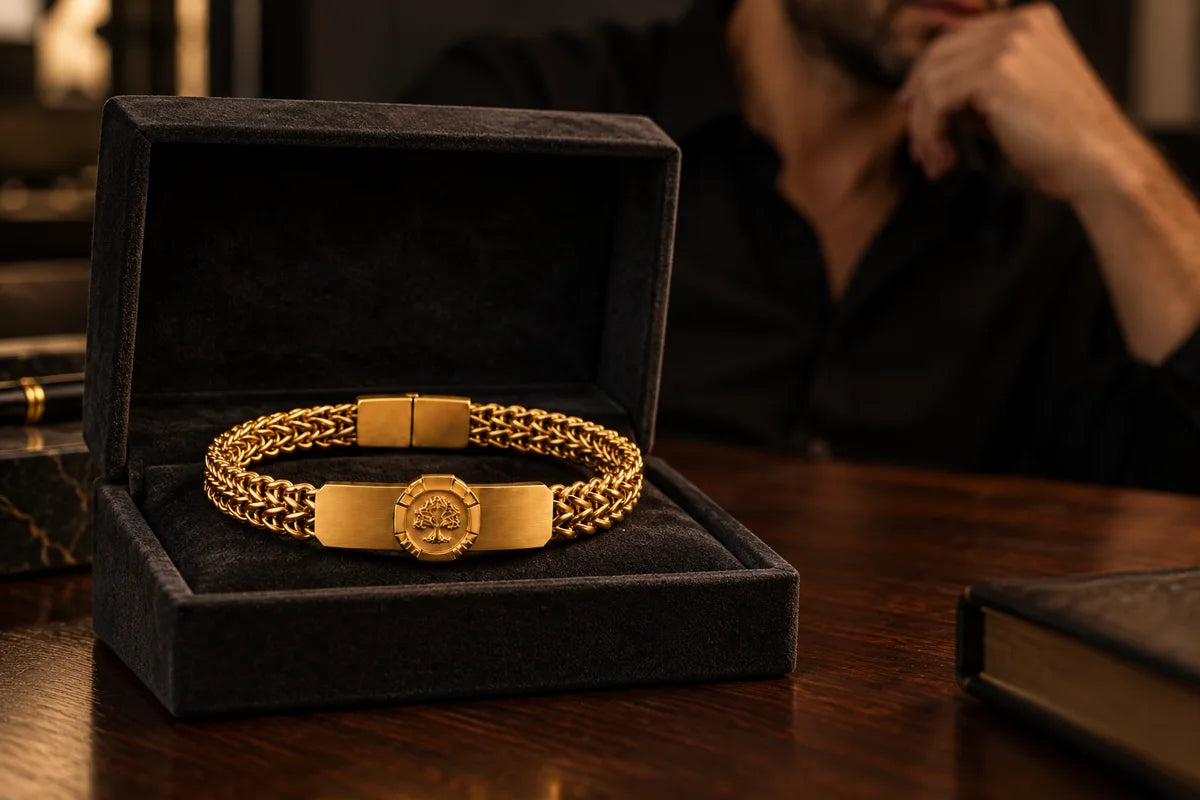 Pulsera en una caja de ambientación ilustrativa